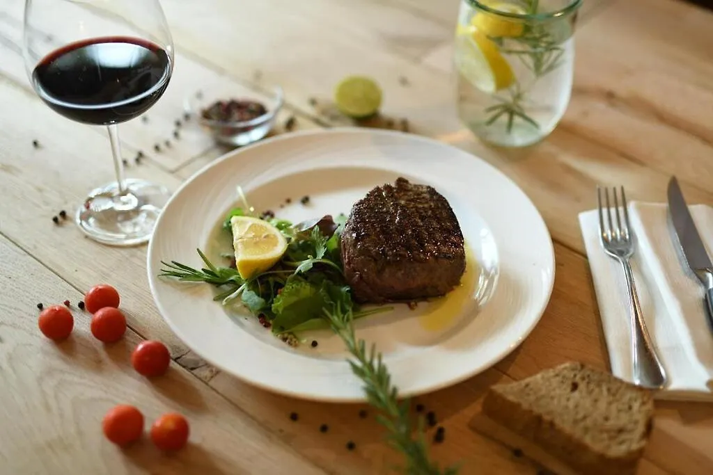 Hotel Ristorante Pennar 아지아고